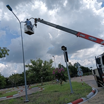 Cho thuê xe cẩu nâng người 